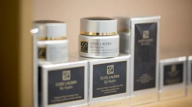 Магазины косметики Estée Lauder закроются в Петербурге