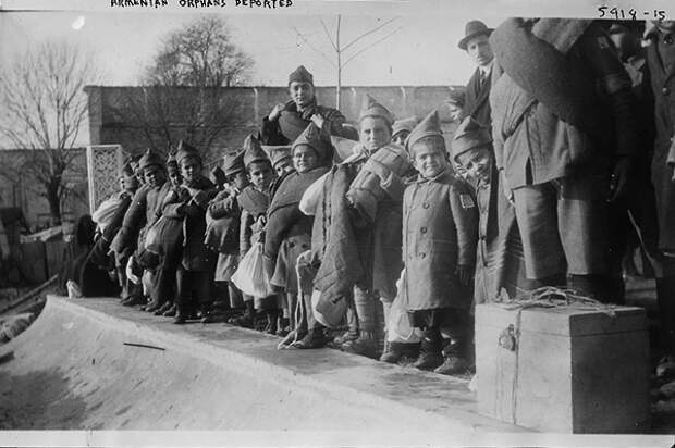 Депортированные армянские сироты. Фото: Библиотека Конгресса США