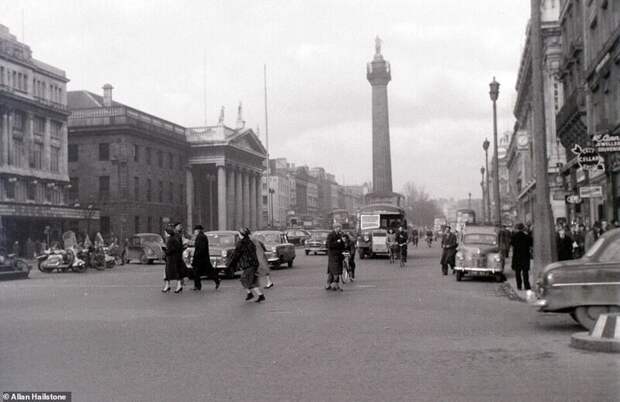 Было - стало: О'Коннелл-стрит в Дублине, на заднем плане - 41-метровая колонна Нельсона, 31 января 1959 года - наши дни