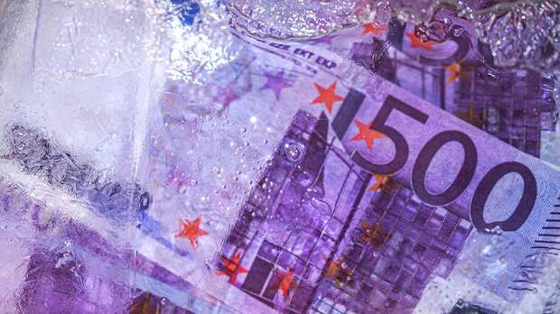 Захарова заявила о провоцировании США Евросоюза на конфискацию активов России