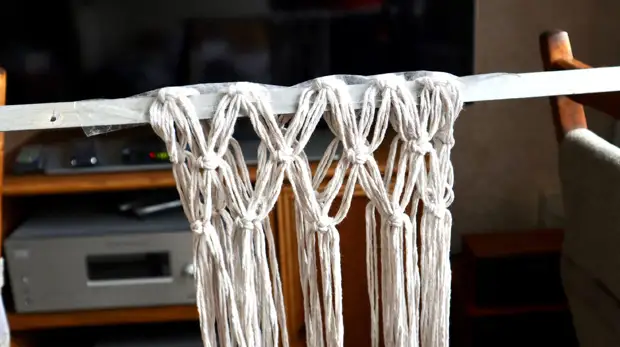 Раньше все советские дамы ходили с этими сумочками по хозяйственным нуждам. А теперь это стильный аксессуар для настоящих модниц