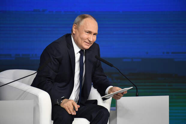 Реакция казахстанцев на встречу Путина и Такера Карлсона в Москве не заставила себя ждать