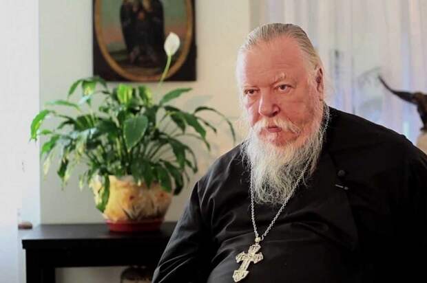 Протоиерей Дмитрий Смирнов.png