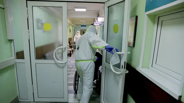 В Свердловской области зарегистрировали 1096 случаев COVID-19 за сутки