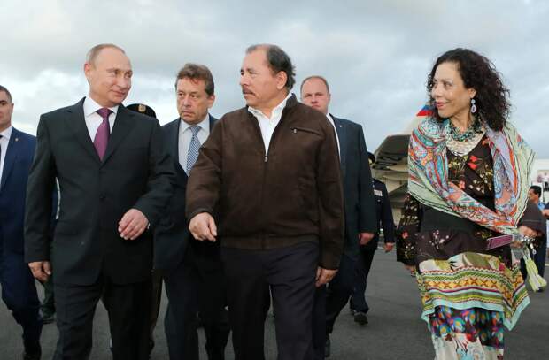 Вот чего точно не надо делать Западу, так это пытаться играть с Путиным в политические шахматы. Но видимо до этих ребят всё доходит не только поздно, так еще и не через то место.-2