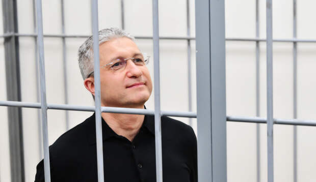 Экс-замминистра обороны Иванов решил добиться отправки на СВО через суд