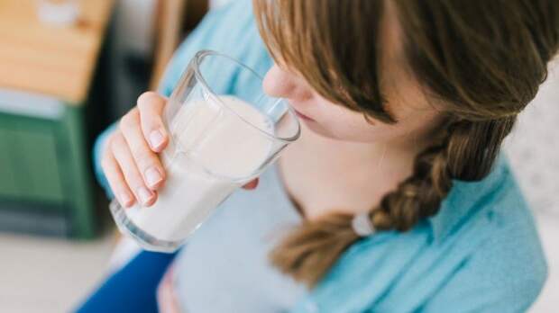 Почему молоко увеличивает риск развития рака груди у женщин
