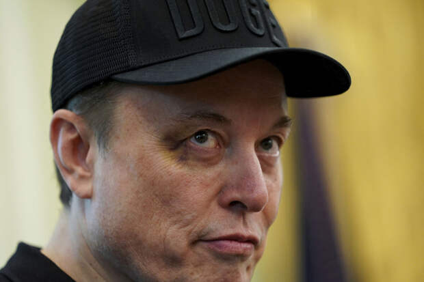 Сикорский обвинил Маска в том, что российская армия использует Starlink