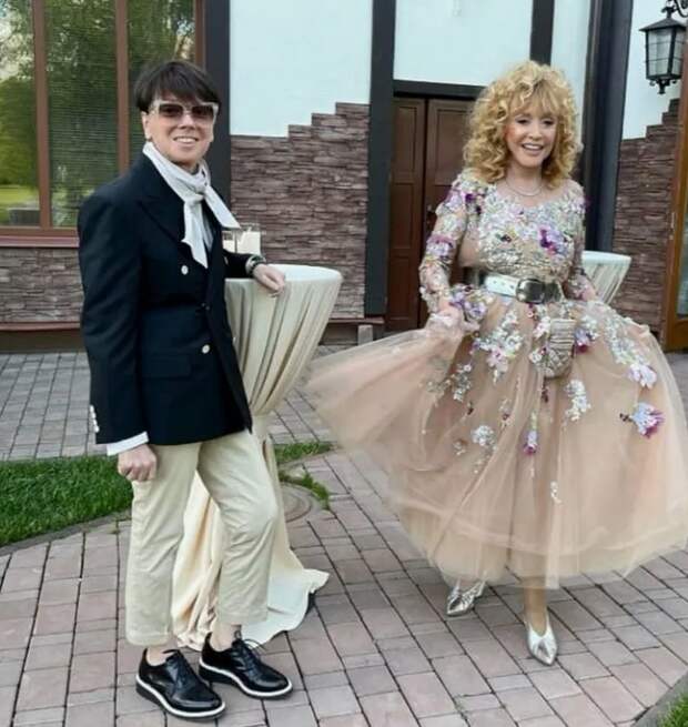 Ксения Собчак высказалась о проблемах Кристины Орбакайте. Журналистка сочувствует певице. Вокалистка Кристина Орбакайте столкнулась с массовыми отменами своих концертов.-6