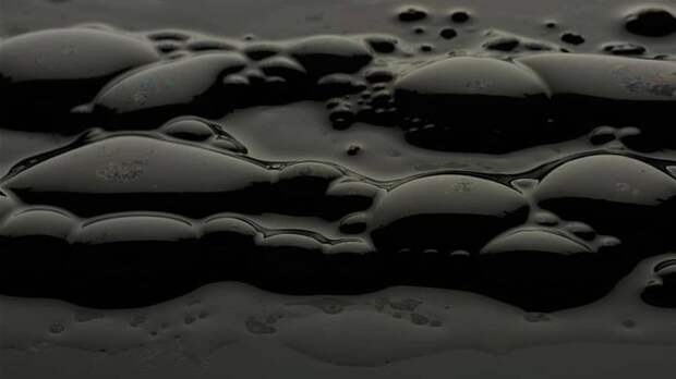 Кризис! Нефть мчит к $100, газ уже свыше $500: есть соблазн повысить цены на бензин в России