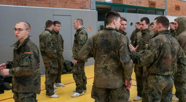 Немецкие мужчины впервые столкнулись с ограничениями в связи с выездом за рубеж