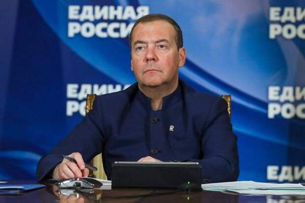 Медведев на заседании рабочей группы ВПК зачитал телеграмму Сталина и потребовал от оборонки выполнения декадных планов