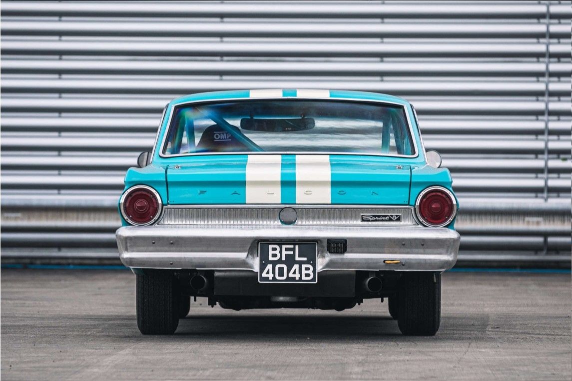 Гоночный Ford Falcon 1964 года выпуска Роуэна Аткинсона