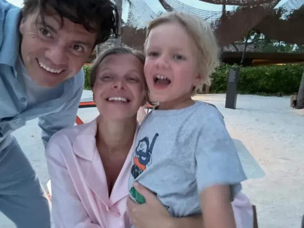 Марина Голомаздина с мужем и сыном на Мальдивах