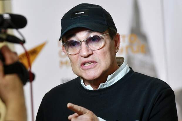 Дибров признался в любви к фильмам Михалкова и Феллини