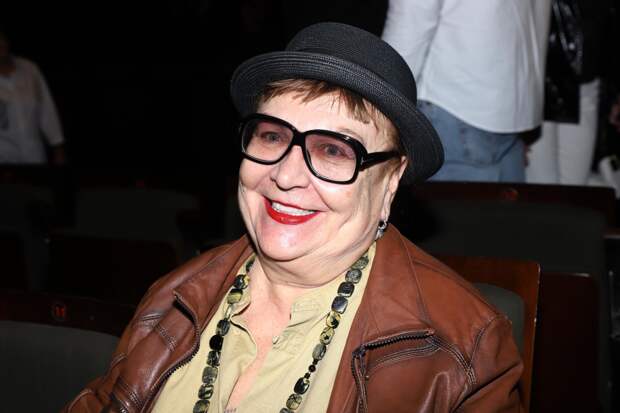 Звезда «Сватов» отказалась от операции и выступает с травмой ноги