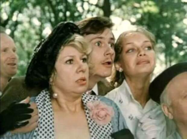 Кадр из фильма *Покровские ворота*, 1982 | Фото: kinoclassika.ru