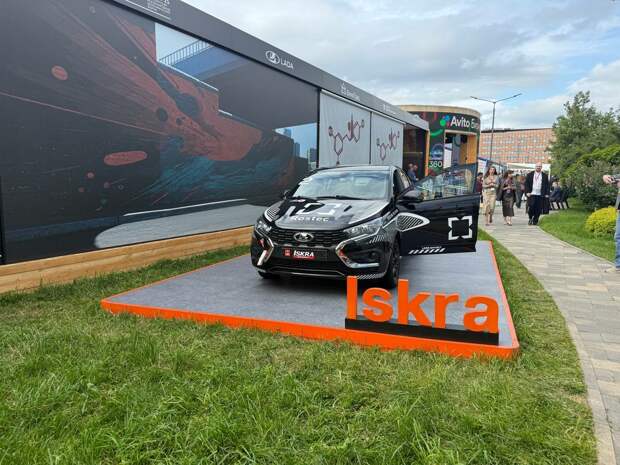 Смольный раскрыл планы по производству "недорогой" LADA в Петербурге