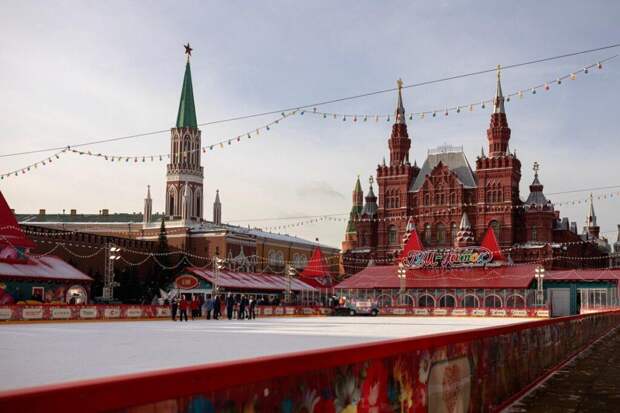 Мусор на обочинах и колбаса из свинины: что шокировало египтянина в Москве