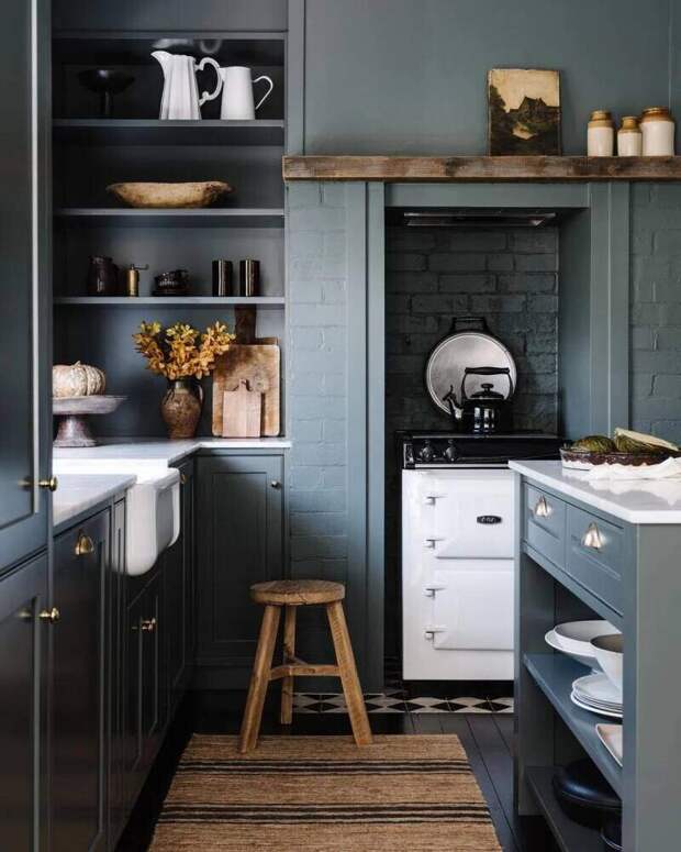 Жизнь часто забрасывает нас довольно далеко от тех мест, где мы родились и провели своё детство.-4