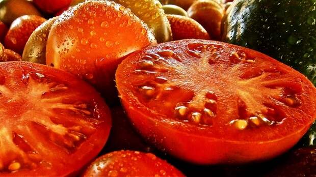 Диетолог Соломатина разъяснила, кому нельзя есть помидоры