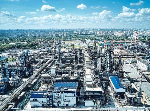 Московский НПЗ – флагман преобразований столичной промышленности. Фото: Сергей Шинов