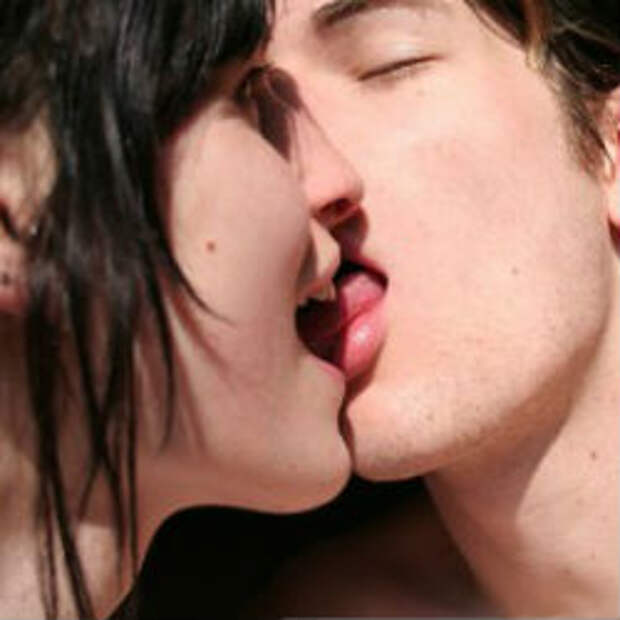 Поцелуй в засос с языком