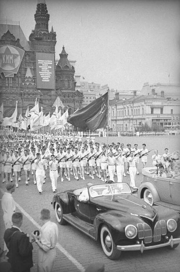 Физкультурный парад Владислав Микоша, 1940 год, г. Москва, Красная пл., МАММ/МДФ.