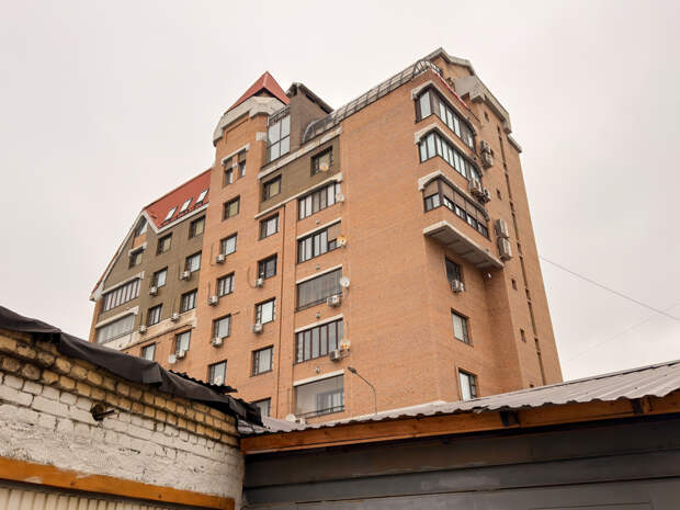 Долину решили выселить из скандальной квартиры с приставами