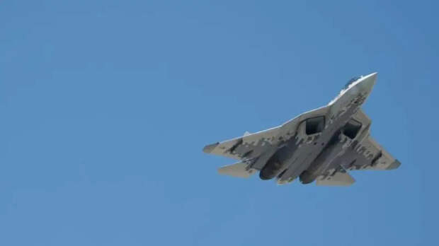 Истребитель Су-57Э замечен в небе Алжира