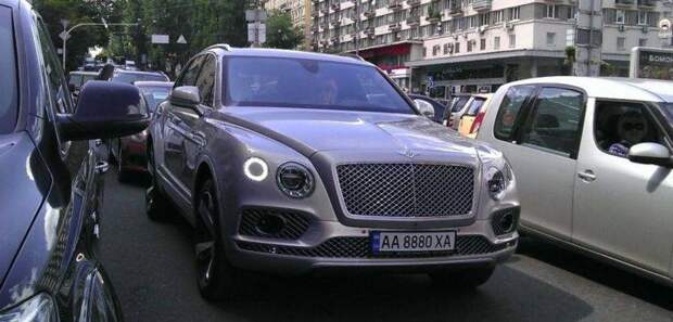 Киев неожиданно занял третье место в Европе по продажам сверхдорогих автомобилей Bentley (ФОТО)