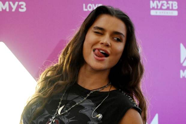 Певица Bearwolf подаст в суд на продюсеров из-за песни Godzilla