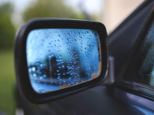 В Кемерове пьяный подросток повредил 11 машин и украл 2 магнитолы