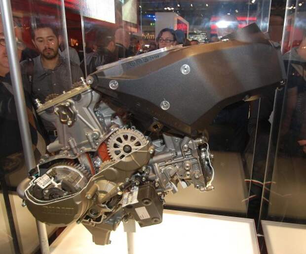 Двигатель Ducati 1199 panigale-Superquadro