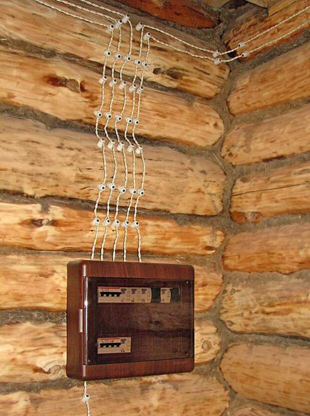 Электропроводка в деревянном доме 