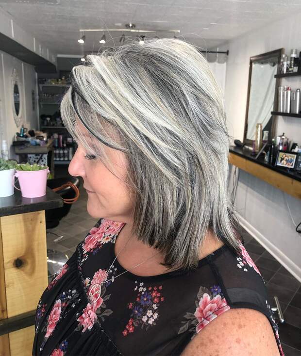 градуированные стрижки для женщин 40-50 лет фото 6