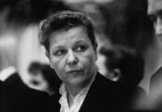 История и археология: 3 года не отпускала к жене Высоцкого, а Ролана Быкова обзывала: 6 актёров, которым резала крылья министр культуры СССР Екатерина Фурцева