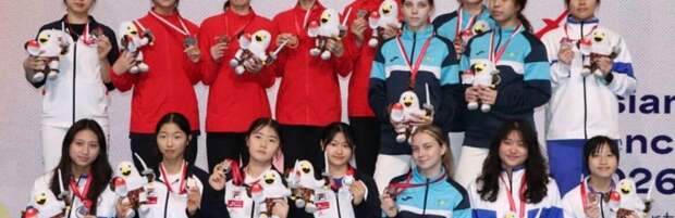Алматинские шпажистки завоевали бронзу чемпионата Азии среди кадетов
