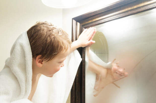 Натрите зеркало мылом, и оно не запотеет