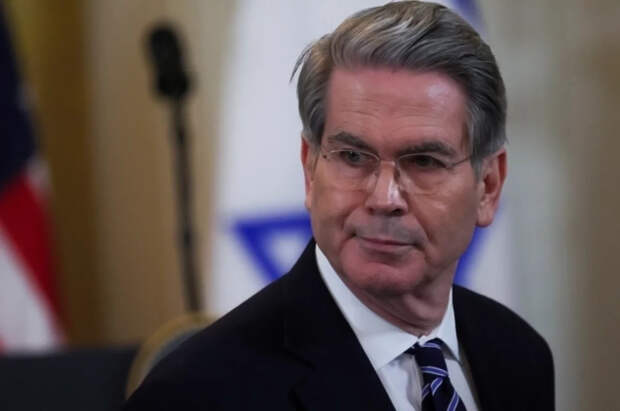 Бессент: США стягивают дополнительные военные силы к Ирану