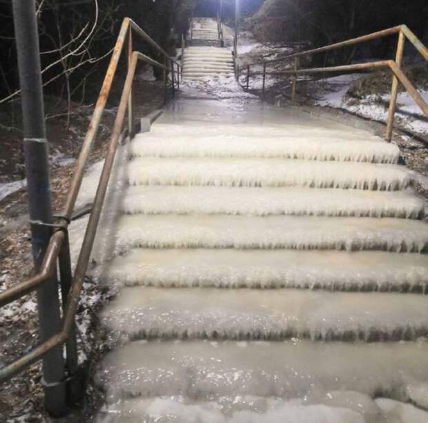 Ледяная ловушка во Владивостоке поджидает первых жертв