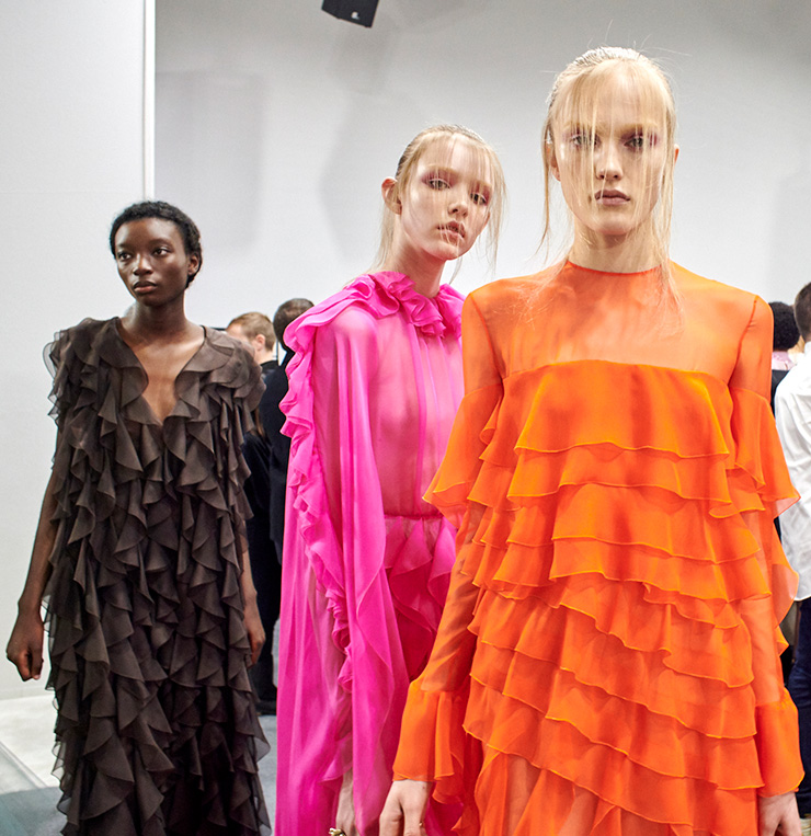 БЭКСТЕЙДЖ ПОКАЗА VALENTINO ОСЕНЬ-ЗИМА 2019/2020