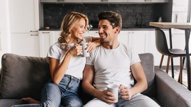 Психолог Самбурский предупредил о потере индивидуальности, когда партнеры 24/7 вместе