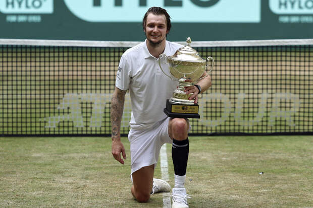 Казахстанский теннисист Бублик выиграл турнир ATP-250 в Гонконге