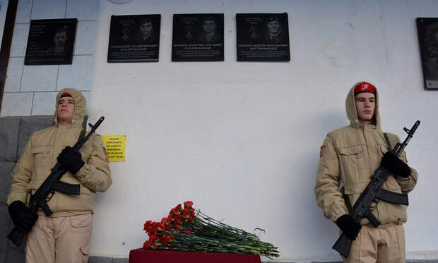 В честь трёх героев спецоперации из Карасука в школе открыли мемориальные доски