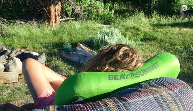Подушка от боли в шее Aeros Premium Pillow. Подушка от боли в шее Aeros Premium Pillow.