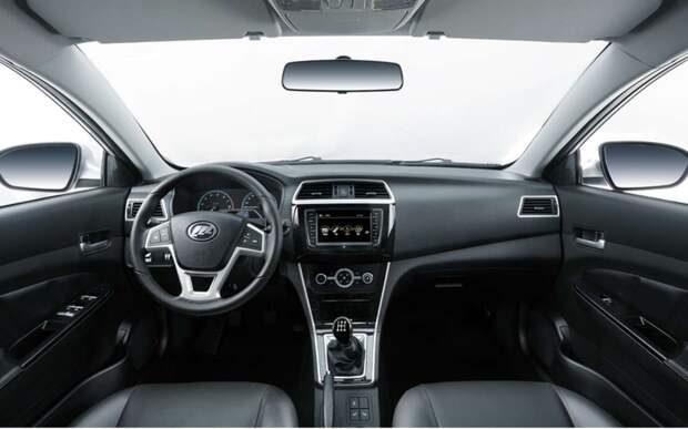 Просторный седан с японским «сердцем»: аналог Короллы можно приобрести за полцены