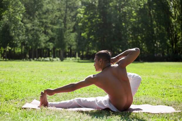йога для спины на каждый день