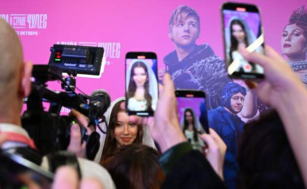 Дочь Юлии Пересильд в откровенном образе снялась для бренда