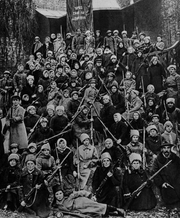 Женский отряд Красной Армии, используемый против добровольческой армией генерала Деникина